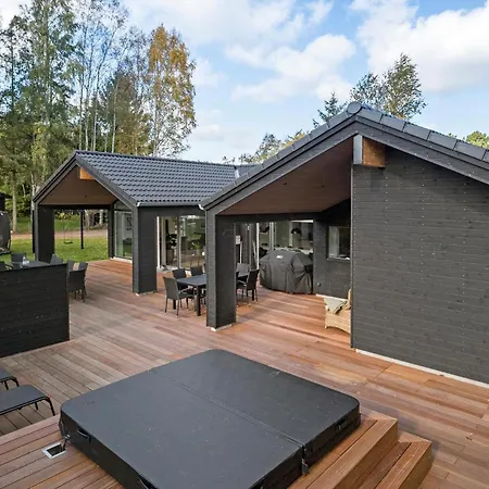 בית נופש Cozy In With Sauna *